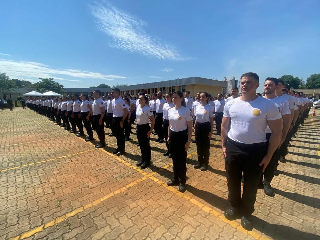 Governador visita ESPC para acompanhar Curso de Formação e entrega R$ 12,9 mi em equipamentos