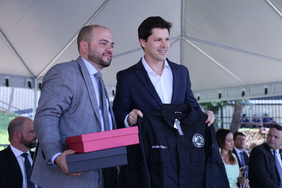 Governador visita ESPC para acompanhar Curso de Formação e entrega R$ 12,9 mi em equipamentos