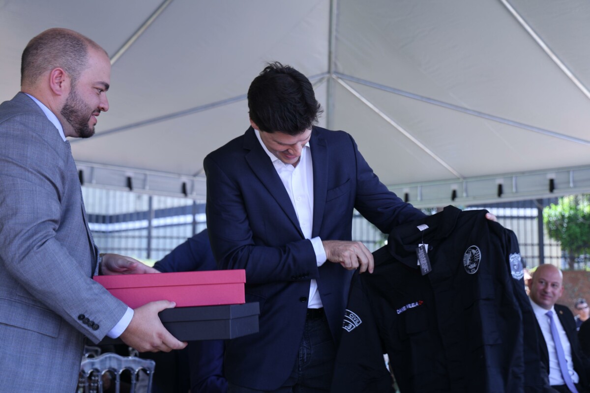 Governador visita ESPC para acompanhar Curso de Formação e entrega R$ 12,9 mi em equipamentos