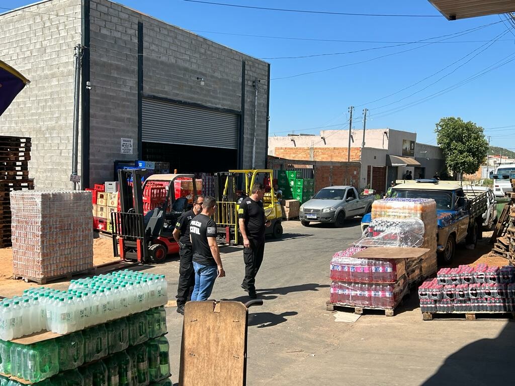 PC, Fisco e Batalhão Fazendário vistoriam comércio do Canedo suspeito de concorrência desleal