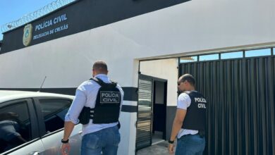 Operação resgata cachorros trancados em apartamento em Valparaíso