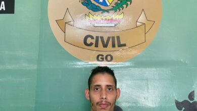 Neto é preso por obrigar avó a trabalhar como faxineira para lhe passar dinheiro