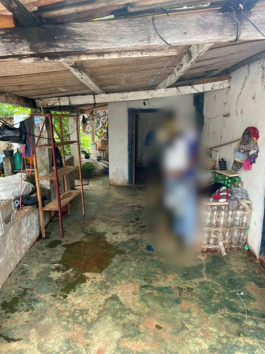 Preso homem que agrediu mulher após audiência que lhe concedeu medidas protetivas