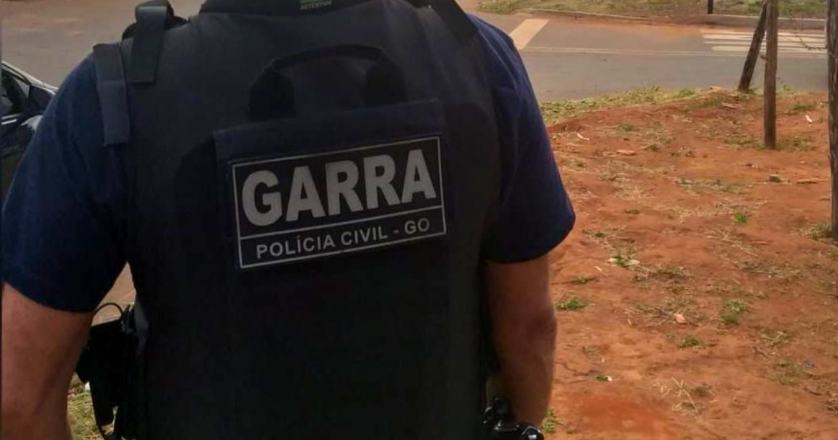 Trio com vários registros policiais é preso por roubo à residência