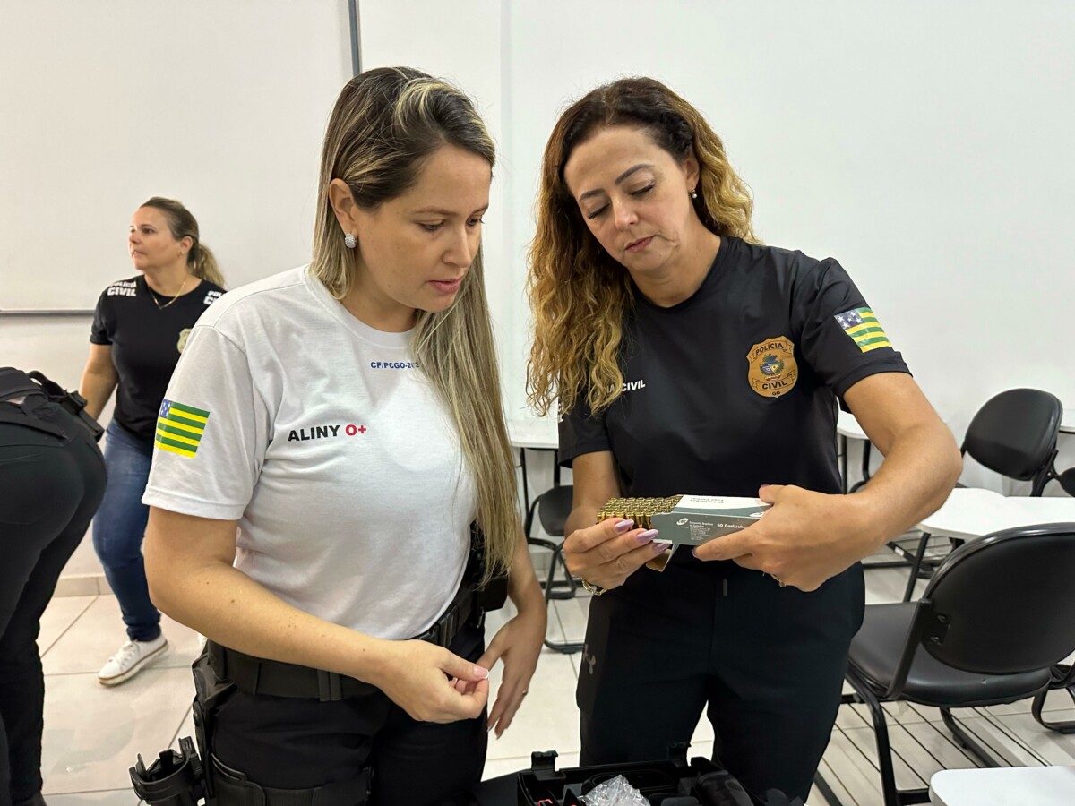 Direção da PCGO entrega kit operacional aos novos policiais