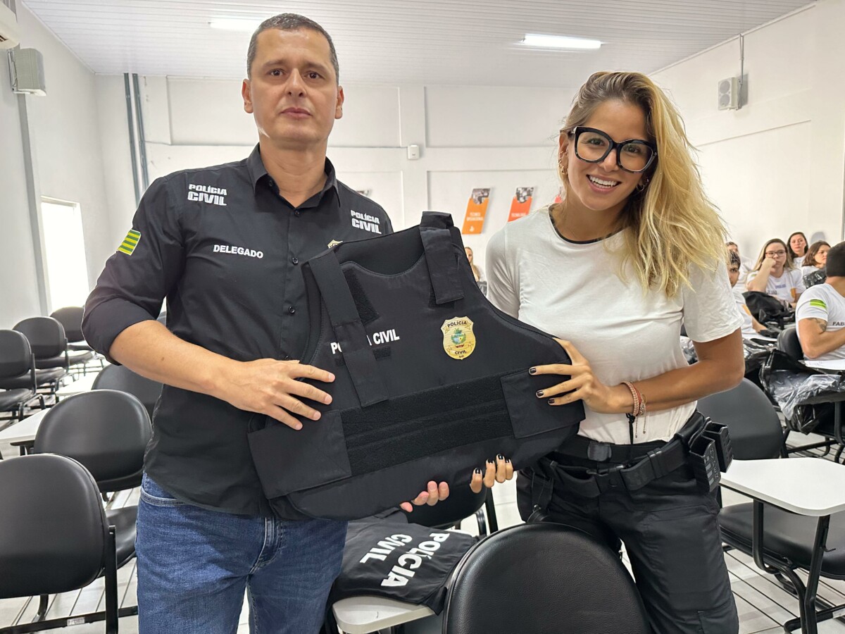 Direção da PCGO entrega kit operacional aos novos policiais