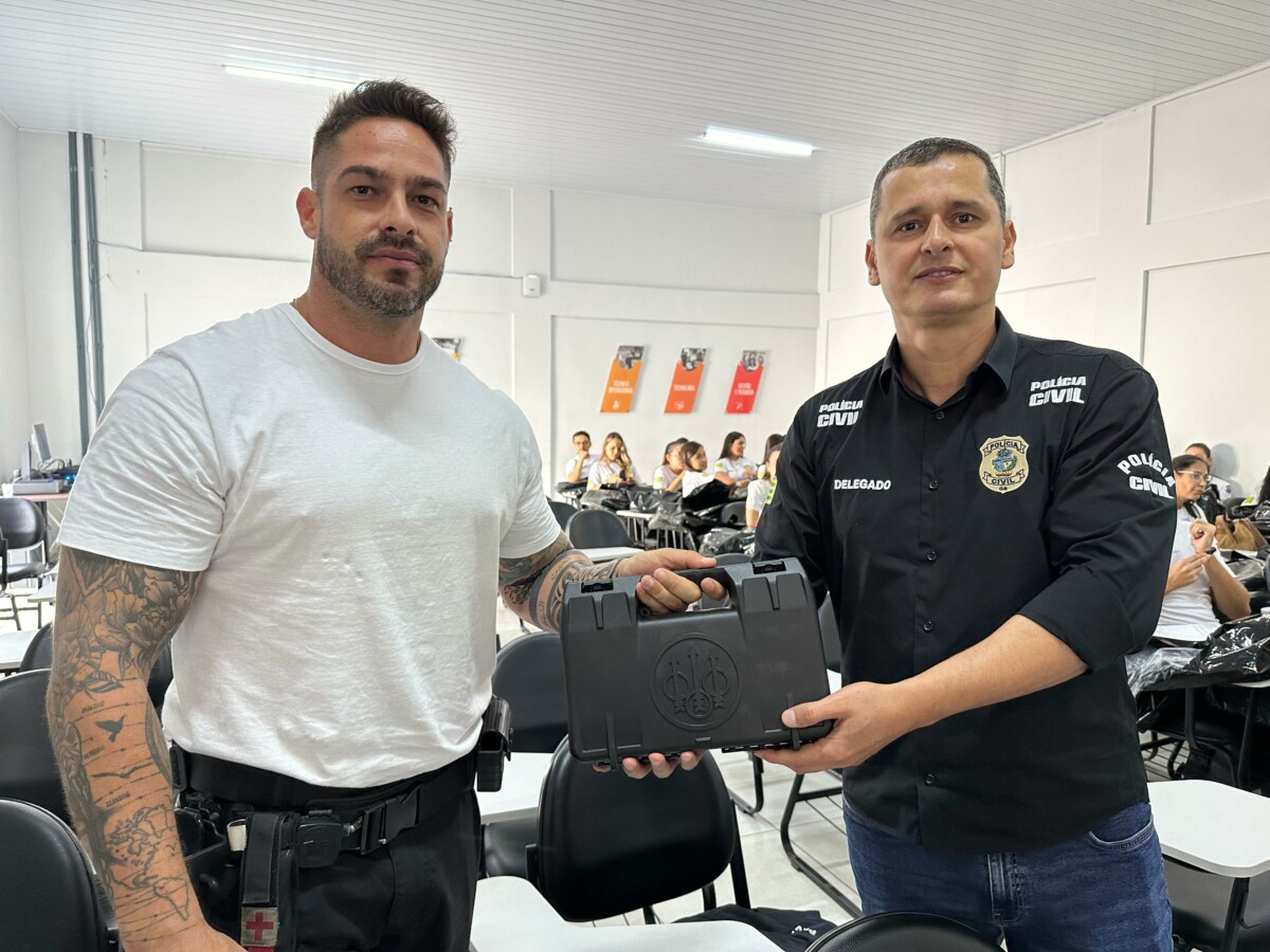 Direção da PCGO entrega kit operacional aos novos policiais