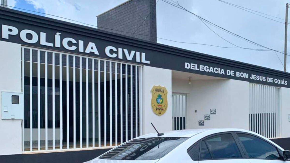 Homem é preso em flagrante por descumprir medidas protetivas e subtrair carro de ex