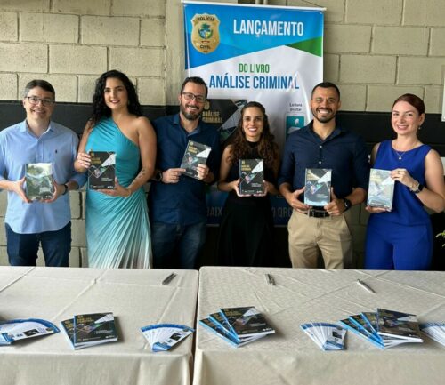 Polícia Civil promove evento sobre saúde mental no trabalho e policiais lançam livro de Análise Criminal
