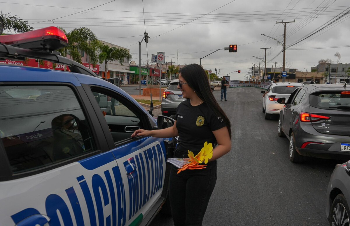 Caminhos Seguros: PCGO faz campanha no trânsito, em São Luís de Montes Belos