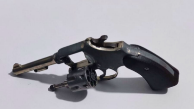 Homem é preso suspeito de posse ilegal de arma de fogo em Ceres