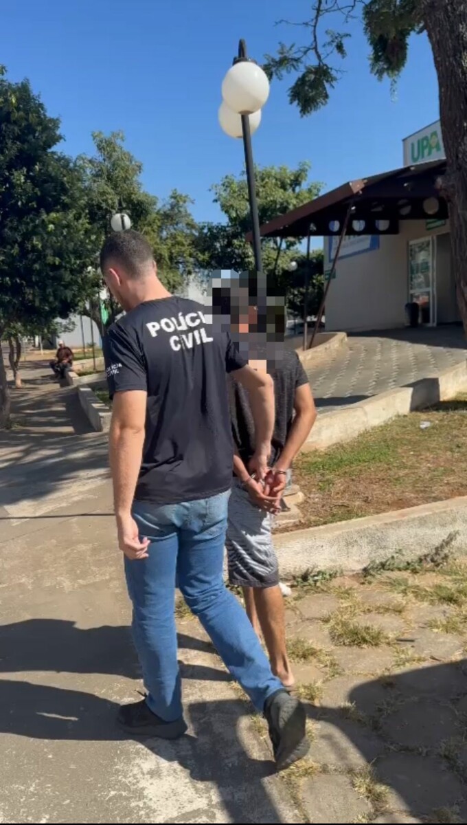 Homem é preso, em Senador Canedo, após arrastar mulher pelo chão