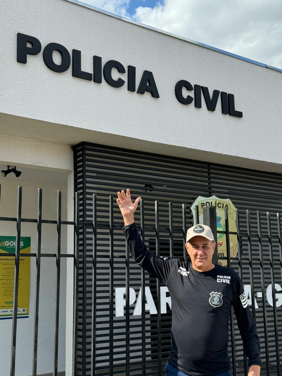 Delegado de Paraúna por 40 anos, Divino Ferro se aposenta