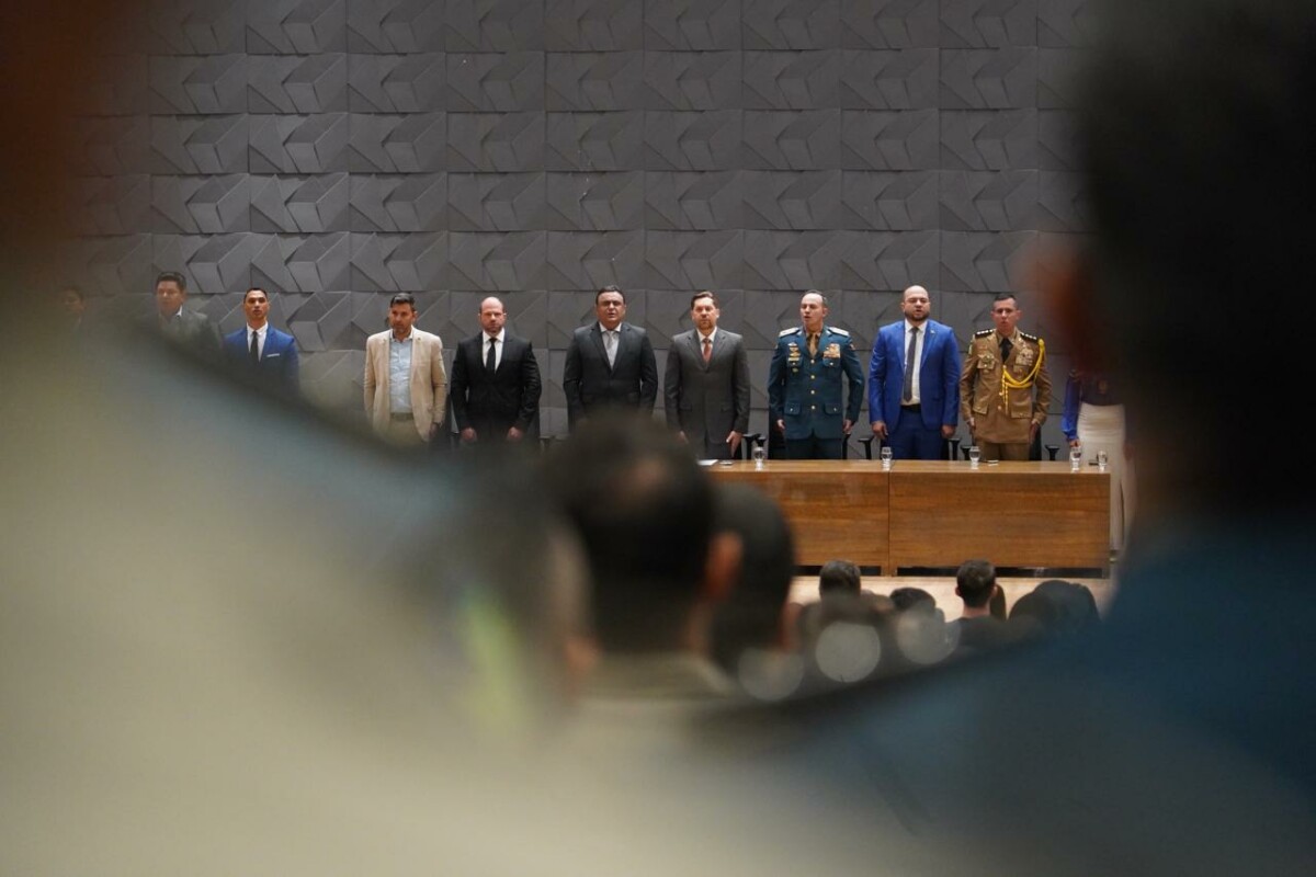 Policiais civis são homenageados na Assembleia Legislativa de Goiás