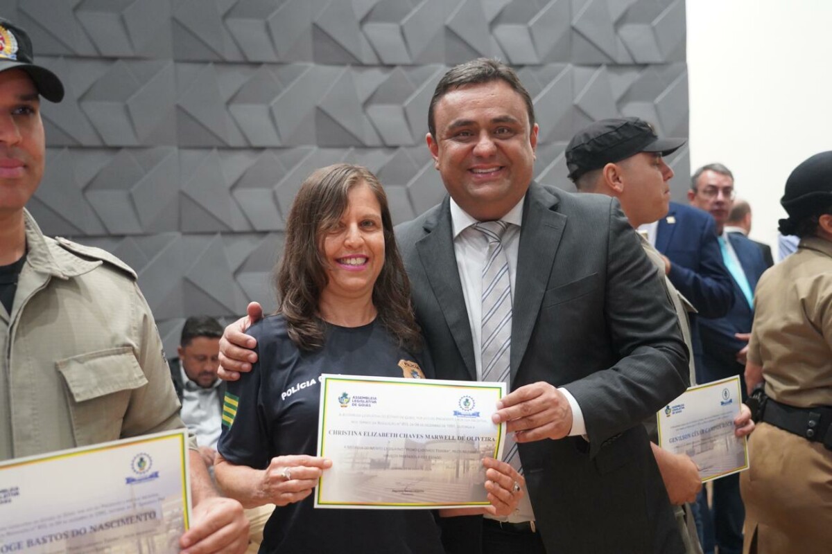Policiais civis são homenageados na Assembleia Legislativa de Goiás