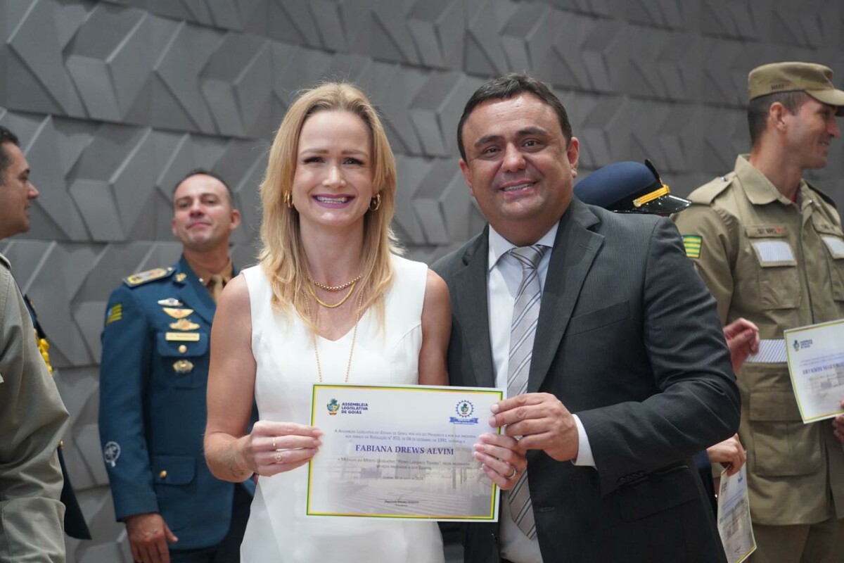 Policiais civis são homenageados na Assembleia Legislativa de Goiás