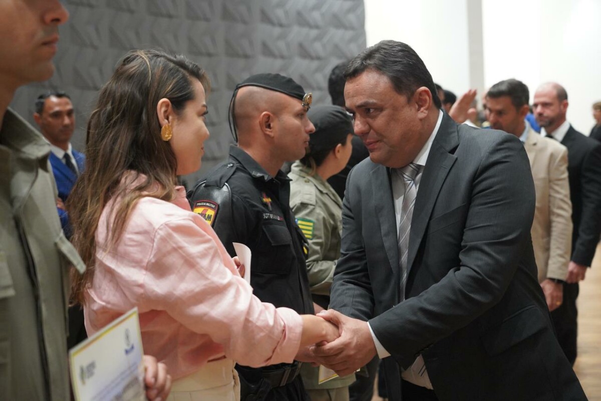 Policiais civis são homenageados na Assembleia Legislativa de Goiás