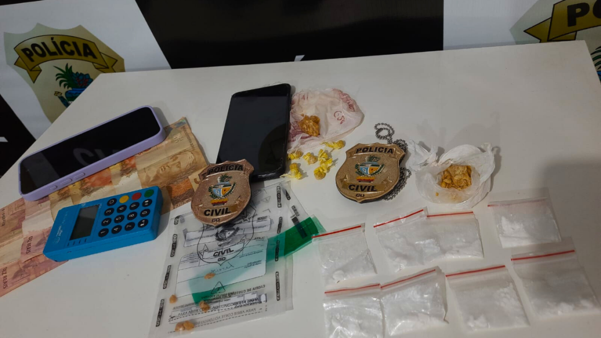 PCGO apreende drogas e prende em flagrante duas mulheres por tráfico em Campo Alegre