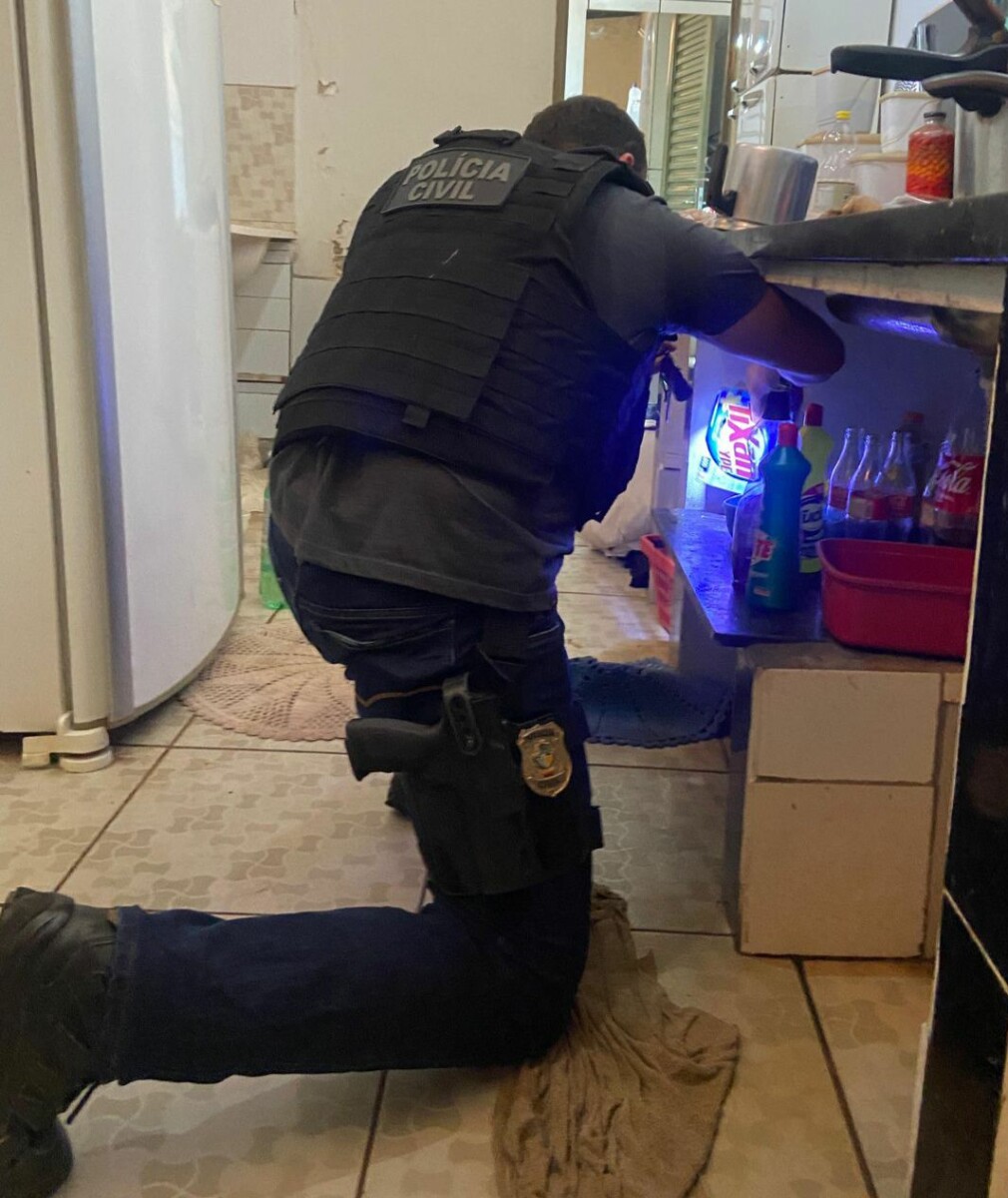 Operação cumpre mandados de busca, em Goianápolis, contra o tráfico de drogas