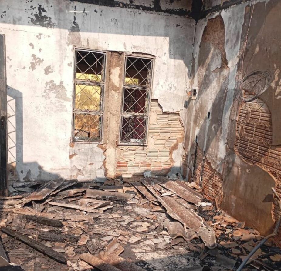 PC investiga possível incêndio criminoso que vitimou casal em Chapadão do Céu