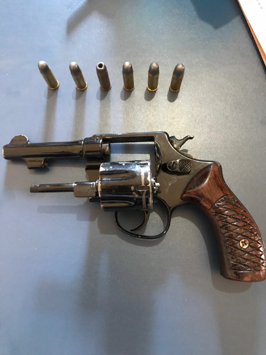 Polícia Civil faz operação em Vicentinópolis, cumpre buscas e localiza arma usada em roubo
