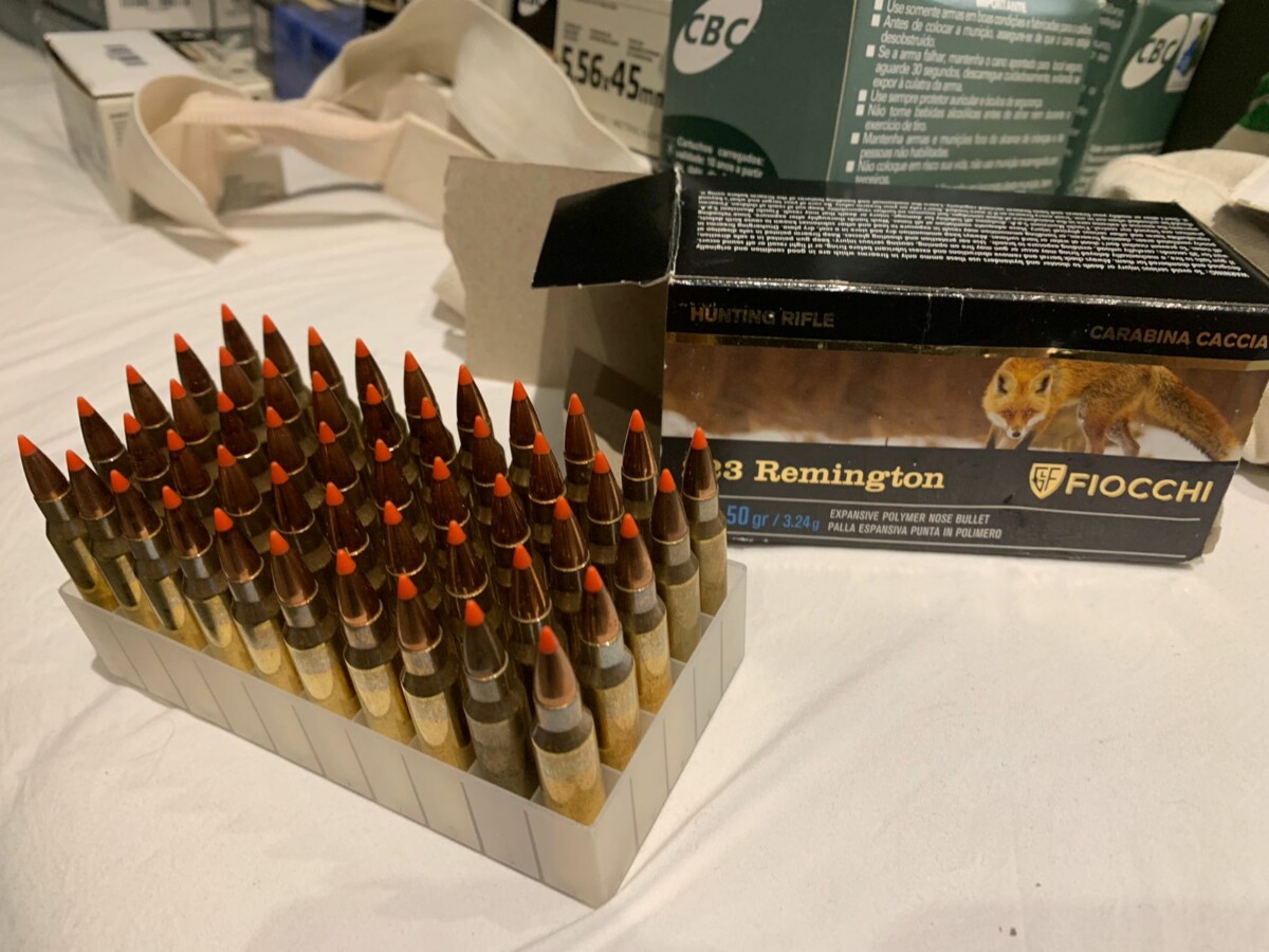 PCGO cumpre buscas, no DF, contra homem que expôs imagens íntimas de vítima em redes sociais e apreende armas e munições