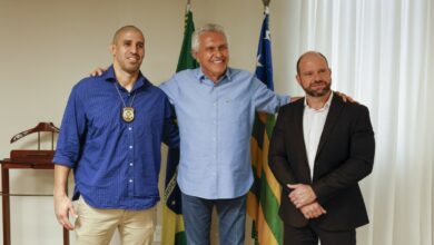 Campeão de “Combate Tático Desarmado”, policial civil recebe homenagem do governador Caiado e da Direção-Geral da PCGO
