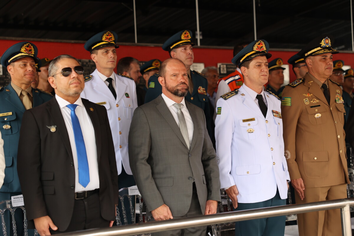 Delegado-Geral participa de cerimônia dos 35 anos de emancipação do Corpo de Bombeiros Militar de Goiás