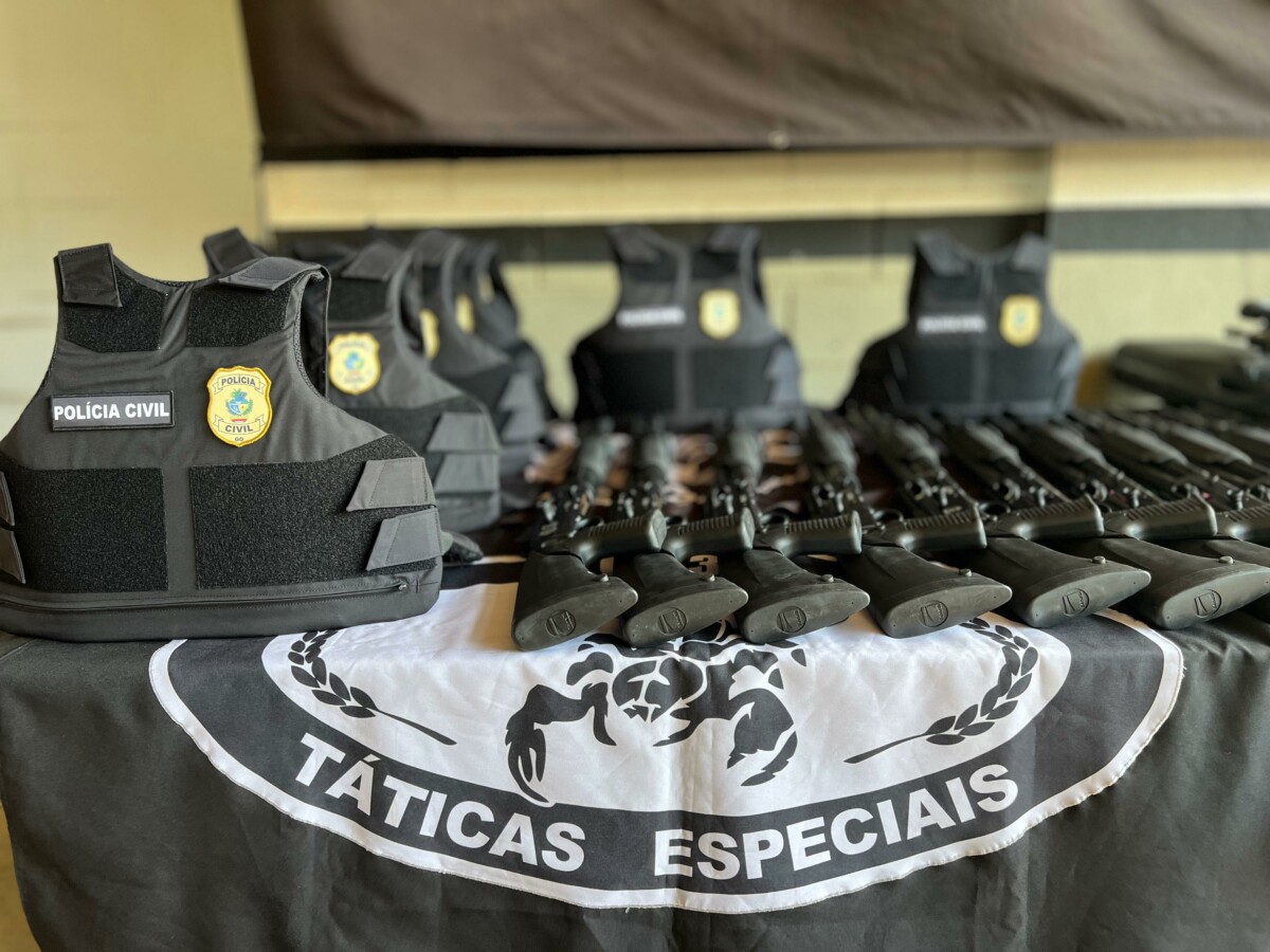 Direção-Geral da PCGO entrega novos equipamentos bélicos para a CORE/GT3