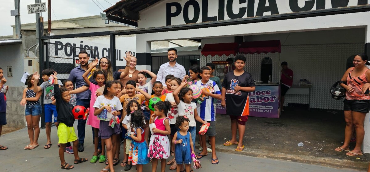 Policiais civis oferecem tarde especia