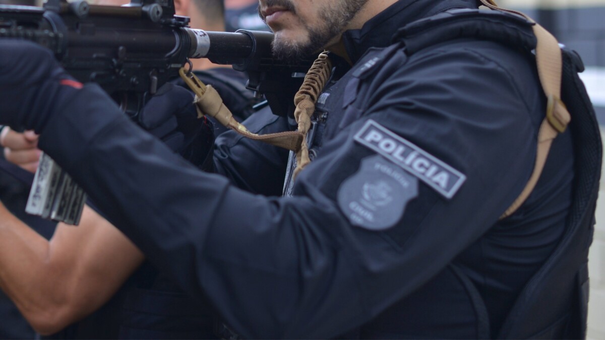 PCGO prende suspeito de liderar esquema de fraude com cartões de crédito