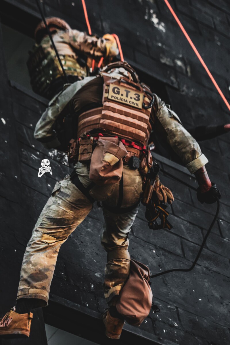 Policiais civis da CORE/GT3 fazem curso de resgate em edificações e abordagem em áreas elevadas