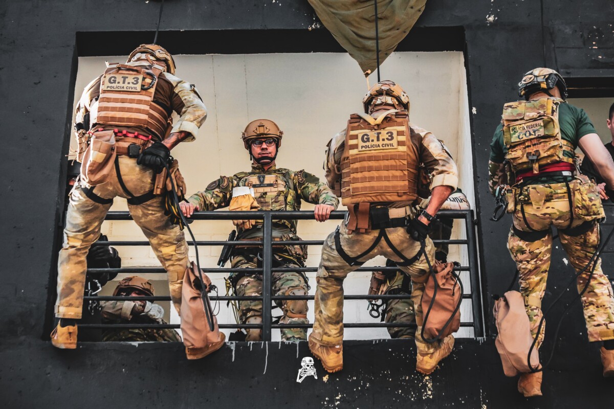 Policiais civis da CORE/GT3 fazem curso de resgate em edificações e abordagem em áreas elevadas