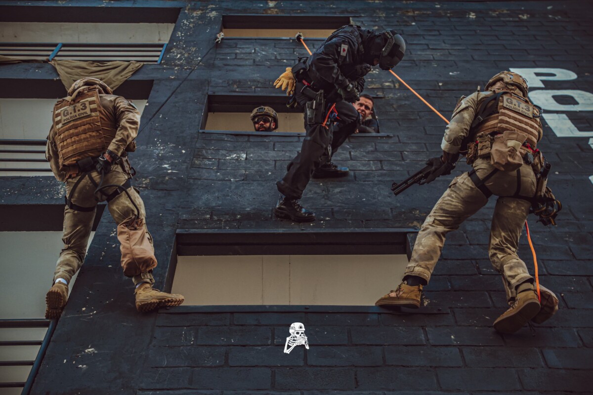 Policiais civis da CORE/GT3 fazem curso de resgate em edificações e abordagem em áreas elevadas