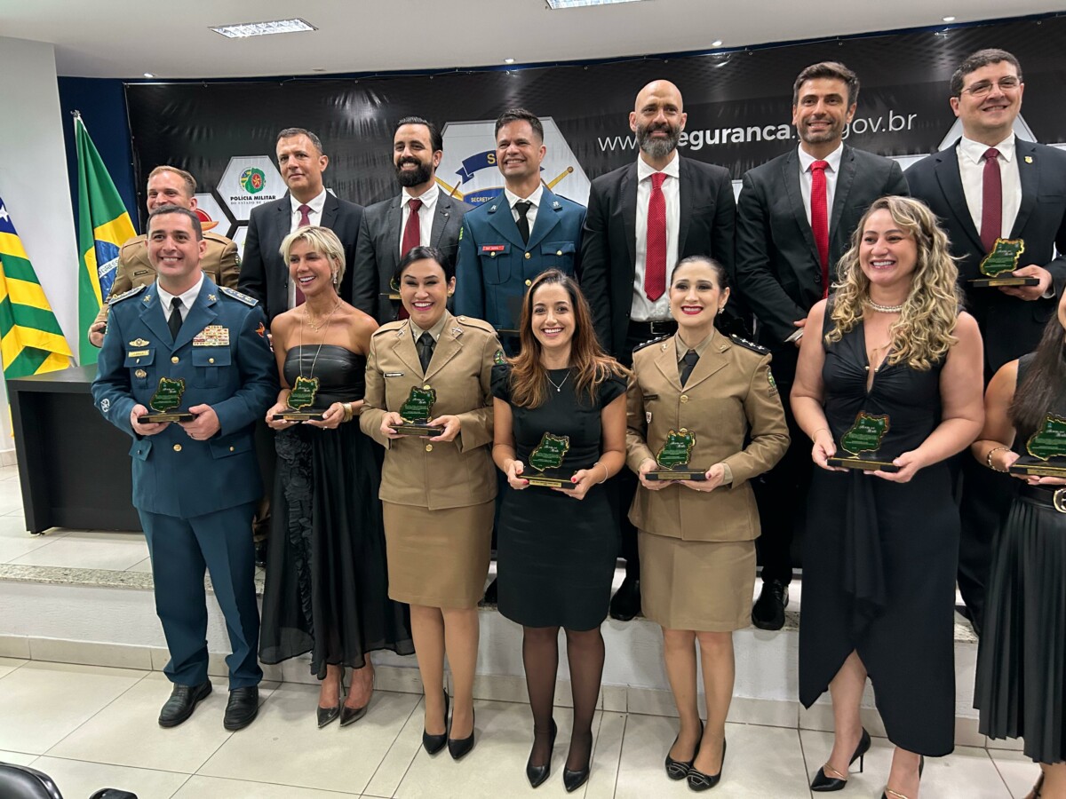 Policiais civis participam da cerimônia de encerramento do curso de Doutorado em Direitos Humanos (PPGDH) de agentes de segurança