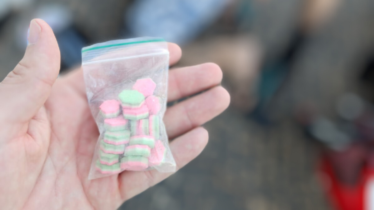 PCGO prende casal por fazer delivery de tráfico de drogas em Goiatuba