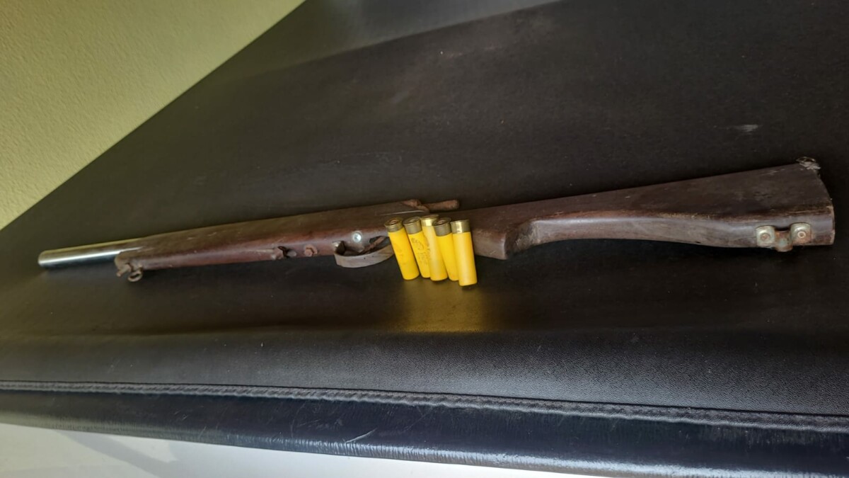 Homem é preso, em Aparecida de Goiânia, por fabricação caseiras de armas