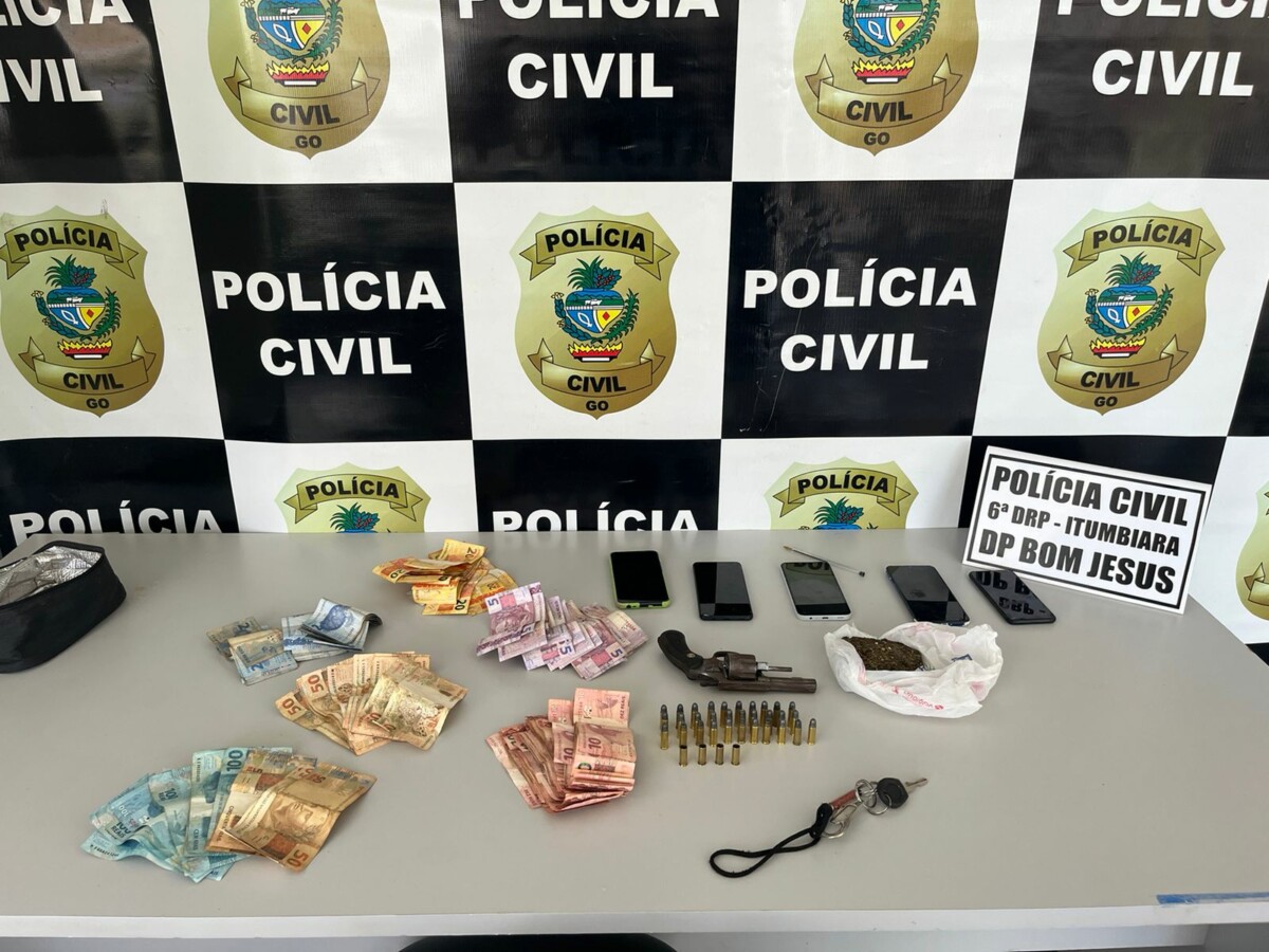 PCGO prende em flagrante trio de traficantes e desarticula ponto de drogas em Bom Jesus