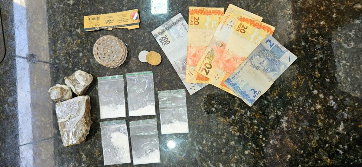 PCGO cumpre mandado de prisão temporária contra investigado por roubo e o prende em flagrante por tráfico de drogas