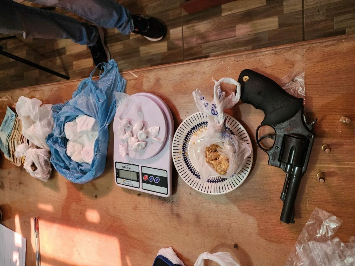 PCGO prende principal traficante de drogas de Buriti Alegre e apreende arma com numeração raspada
