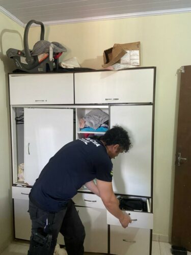 PCGO cumpre mandados contra suspeitos de aplicar golpe com cheques sem fundo na compra de gado