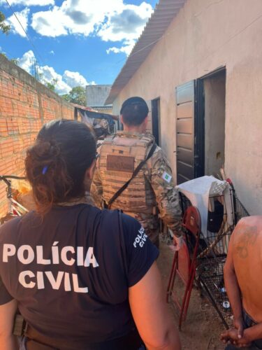 Polícia Civil cumpre mandado de busca e localiza drogas e dinheiro em residência de Padre Bernardo