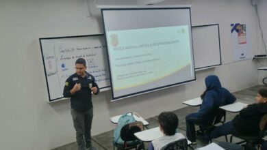 PCGO realiza palestra com orientação sobre uso das redes sociais em escola de Caldas Novas