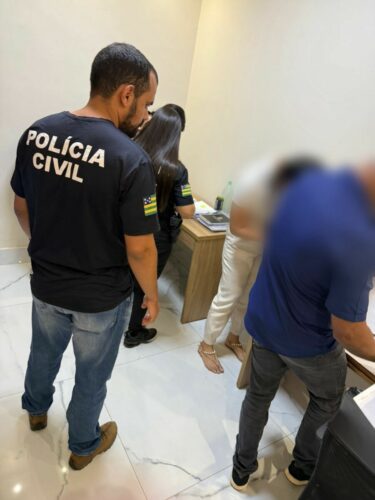 PCGO prende em flagrante autor de feminicídio reincidente por novas ameaças, perseguição e violência psicológica em Águas Lindas