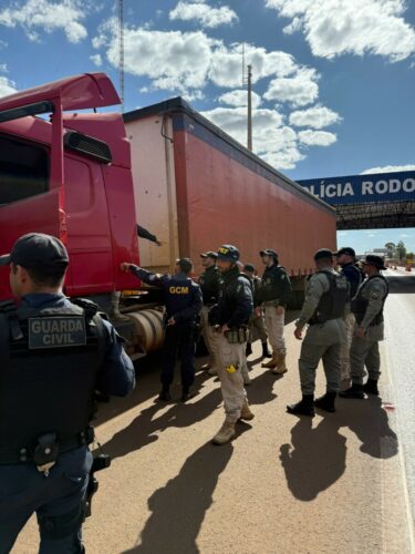 PCGO recebe instrução da PRF sobre abordagem veicular em Jataí