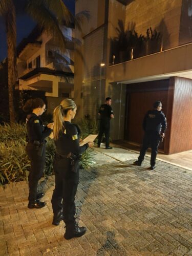 Polícia Civil faz operação e cumpre mandados de busca em empresa de marketing digital por estelionato contra clientes