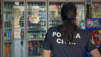 PCGO prende dono de distribuidora por venda de bebidas falsificadas em Goianira