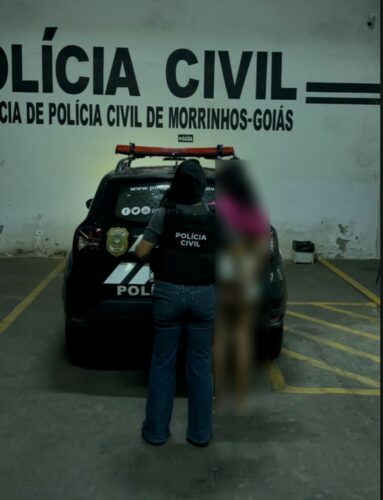 PCGO cumpre mandado de busca e apreensão e prende um homem e uma mulher por tráfico de drogas e posse irregular de arma de fogo