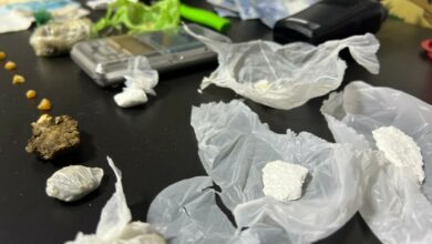 PCGO prende casal por tráfico de drogas em residência na presença dos filhos menores