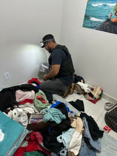 Polícia Civil cumpre mandado de busca e apreensão e prende investigado por tráfico em Águas Lindas de Goiás